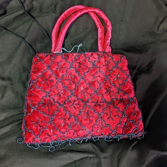 Fully beaded red handbag  - Picture 2 of 4